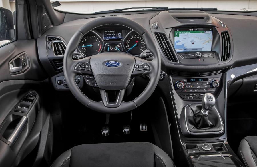 Панель приборов Ford Kuga ST-Line 2016 года  (фото 1 из 32)